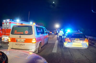 Filderstadt Bonlanden: Massenkarambolage mit 8 beteiligten Fahrzeugen und mehreren verletzen Personen auf der B27